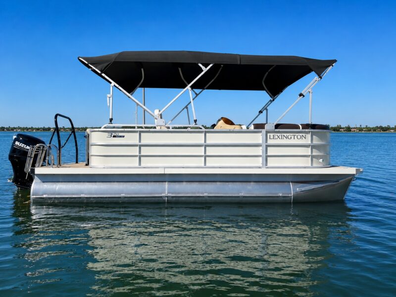 2022 LEXINGTON 320 HPT CRUISE