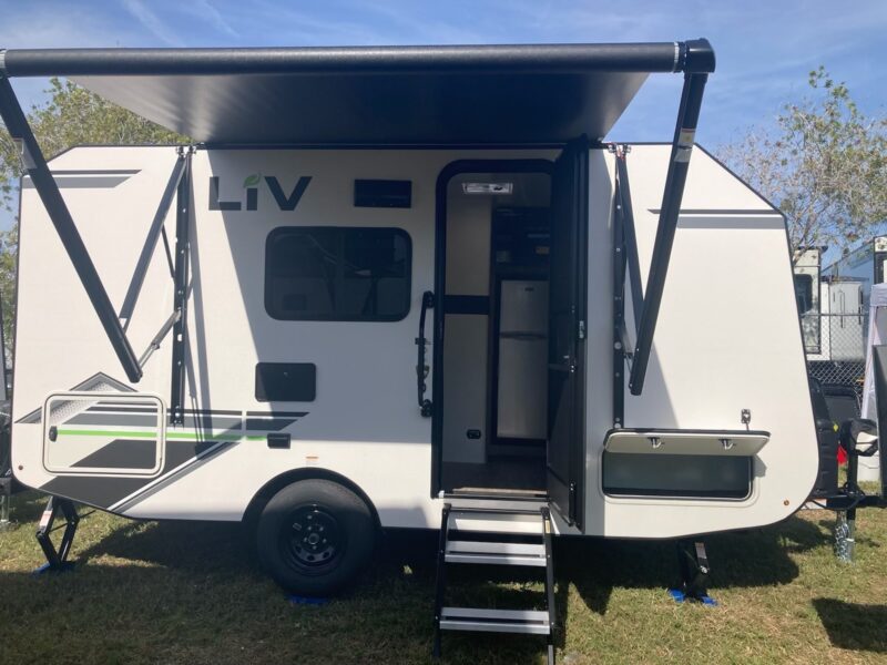 2026 LIV 17FD FRONT DINETTE