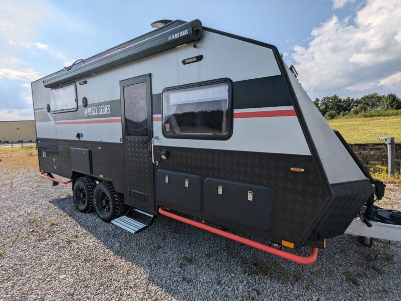 2024 BLACK SERIES TH19 REAR BUNK HOUSE