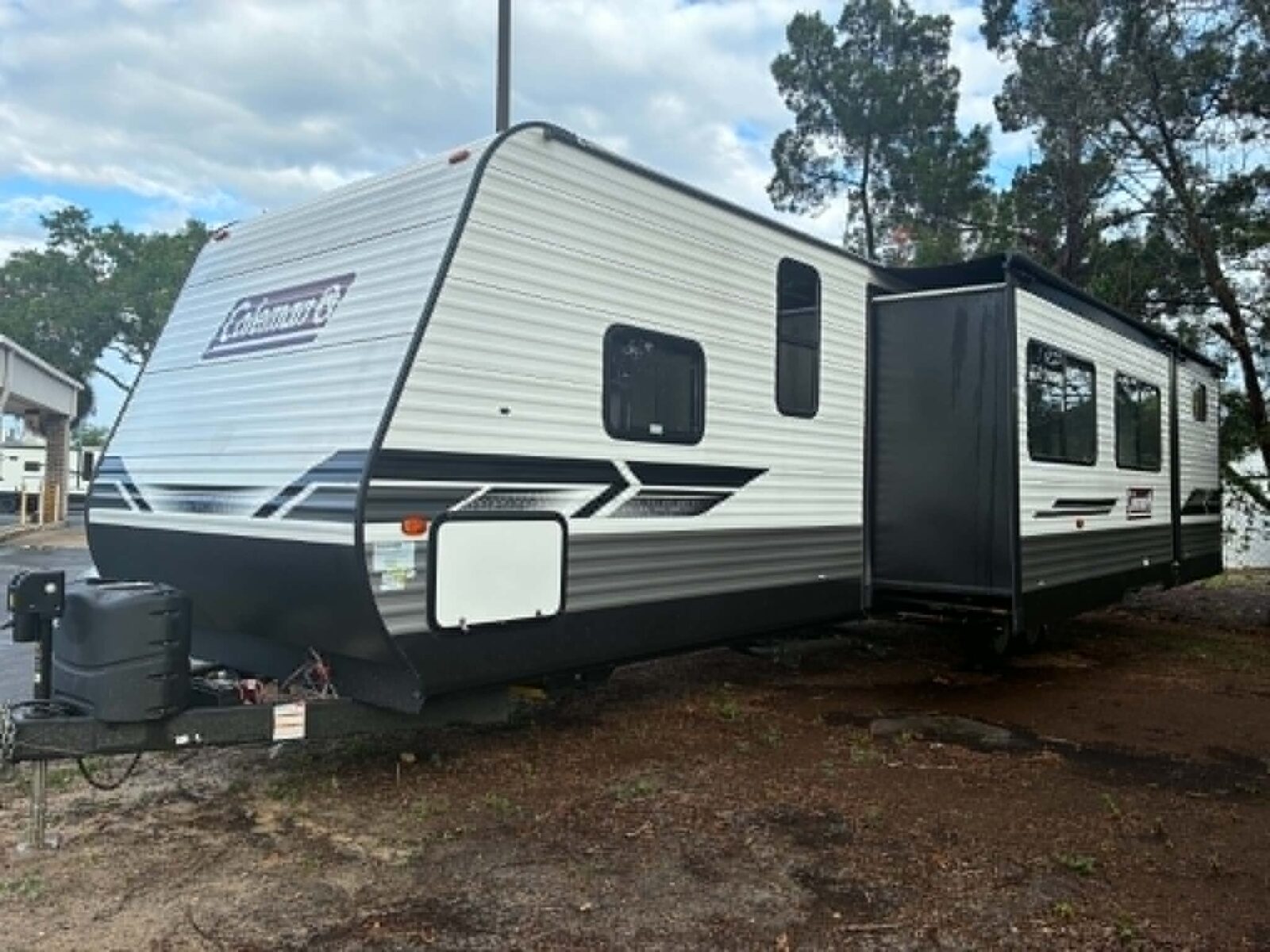 2023 COLEMAN 337BH BUNK HOUSE