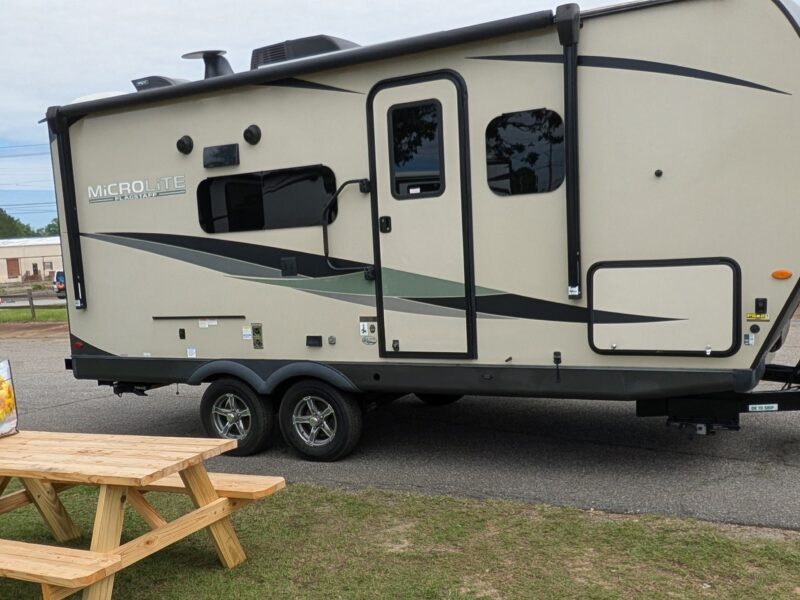 2023 FLAGSTAFF 21DS