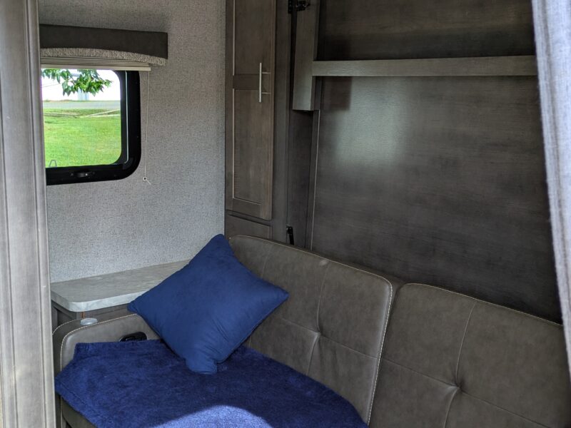 2019 ROCKWOOD 2104S REAR BATH