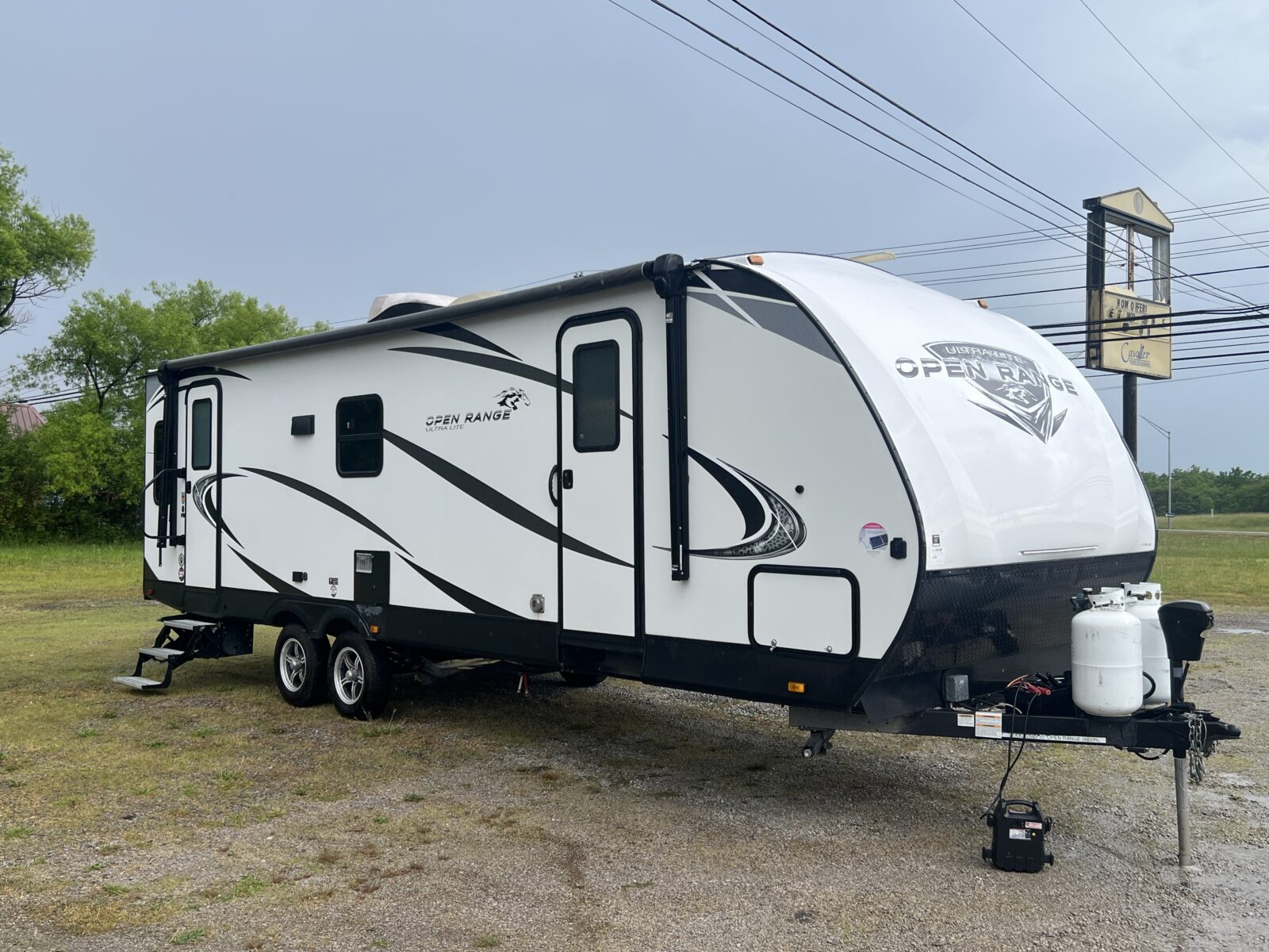 2020 OPEN RANGE 2602RL REAR LOUNGE