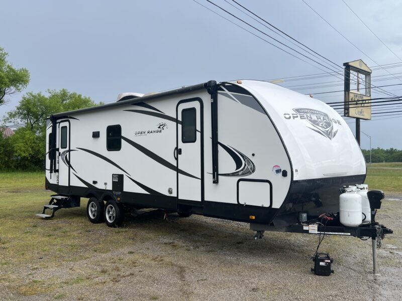 2020 OPEN RANGE 2602RL REAR LOUNGE